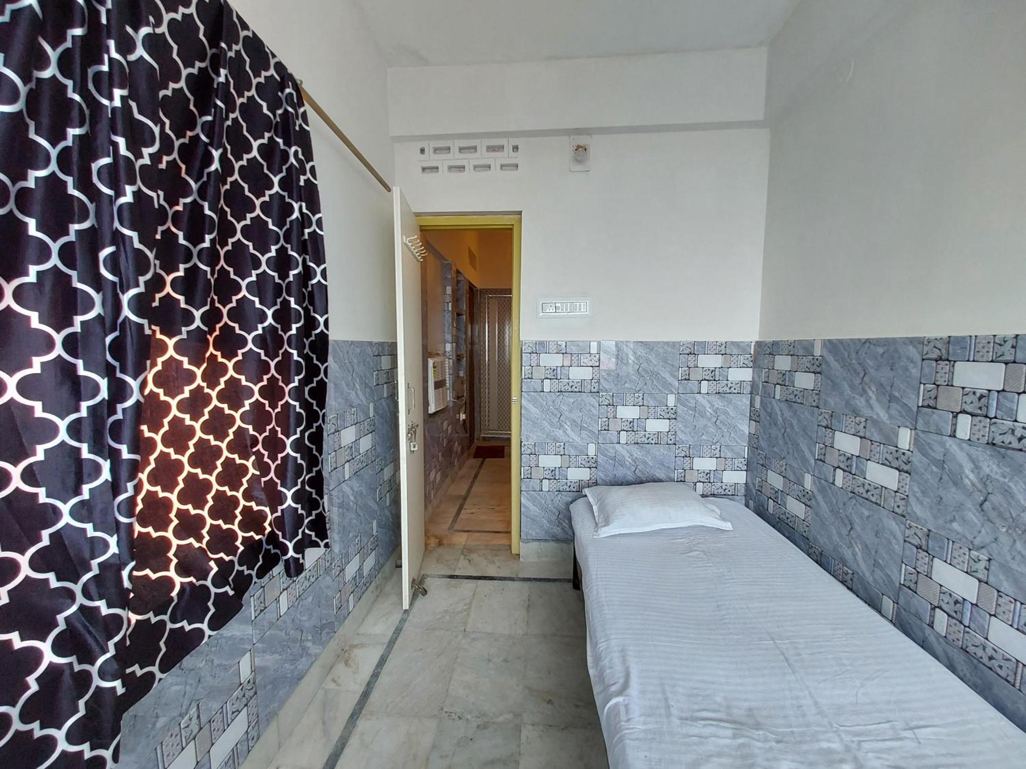 Nirman Beach Homestay Puri Luaran gambar