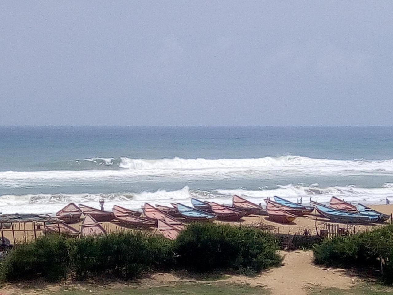 Nirman Beach Homestay Puri Luaran gambar