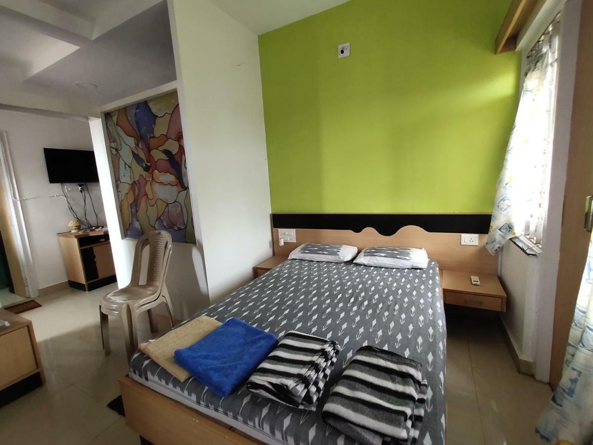 Nirman Beach Homestay Puri Luaran gambar